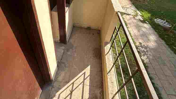 2 bathroom builder floor in Krish City, Tapukara