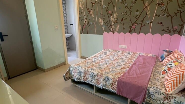 4 BHK Flat for Sale in Faridabad, Sector 72
