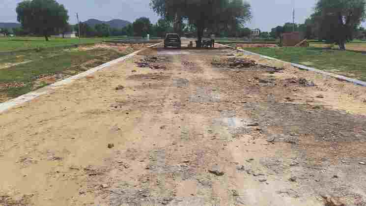 Plot on Alwar Bhiwadi Road, Bhiwadi